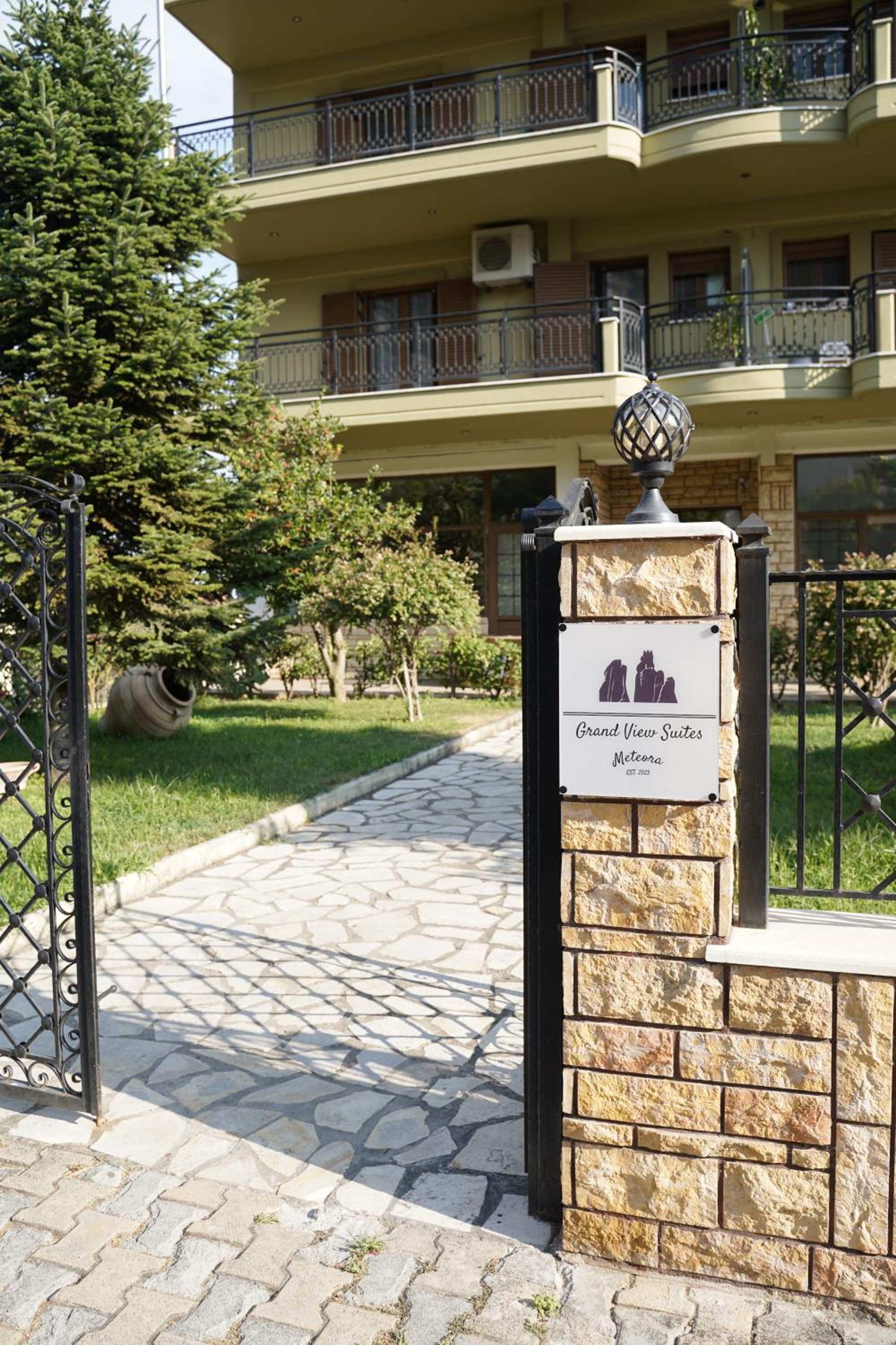 Grand View Suites Meteora photo 5