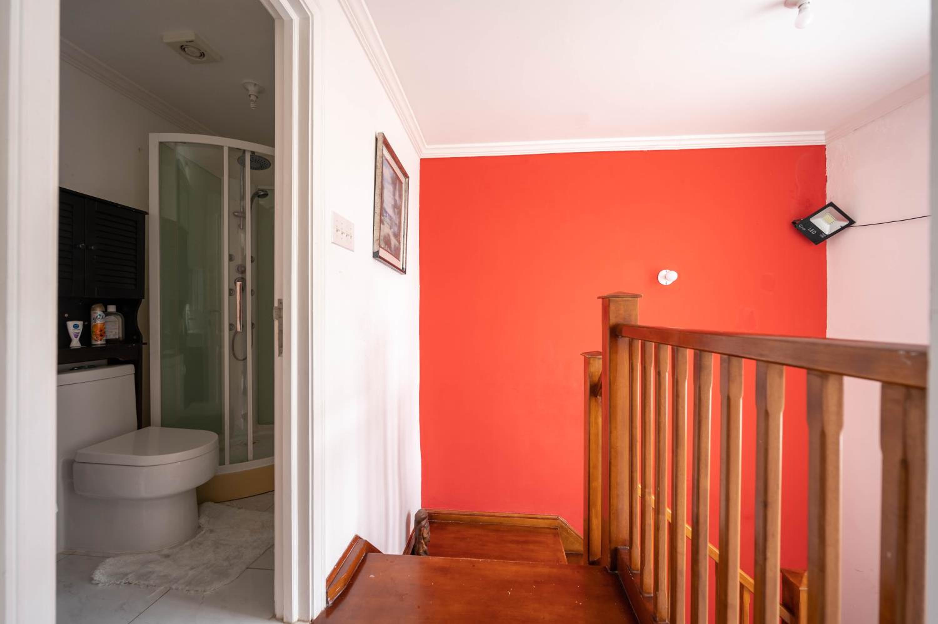 JAG Guesthouse- Little Bay Country Club