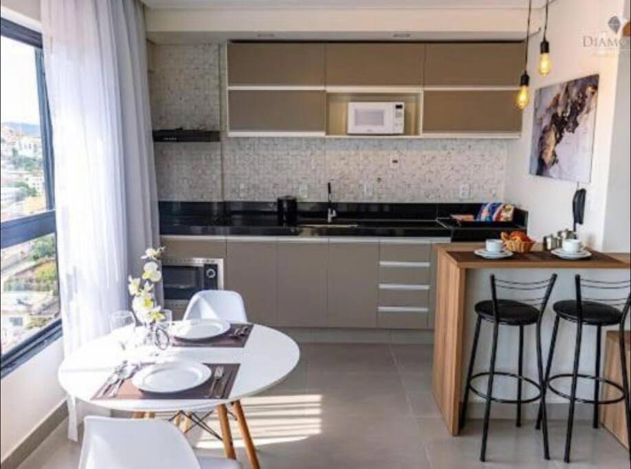 Flat lindo com piscina e linda vista da cidade