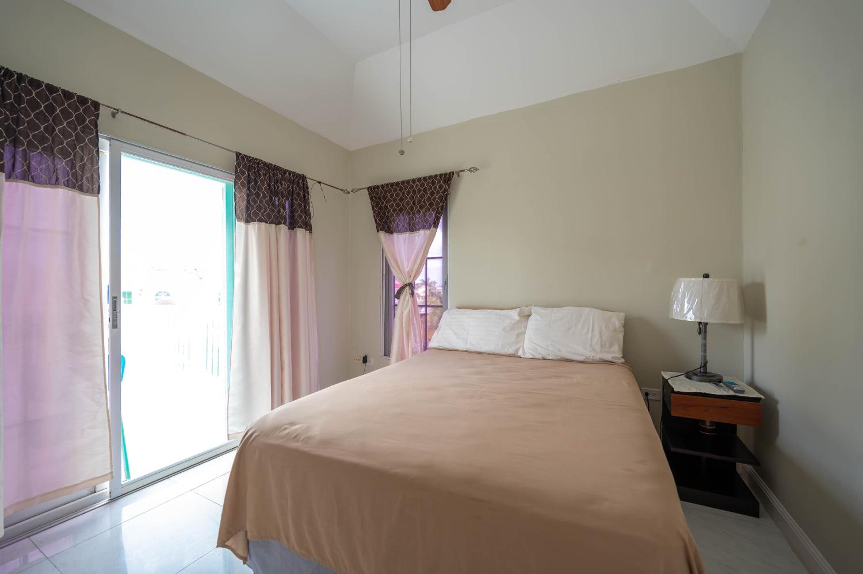 JAG Guesthouse- Little Bay Country Club
