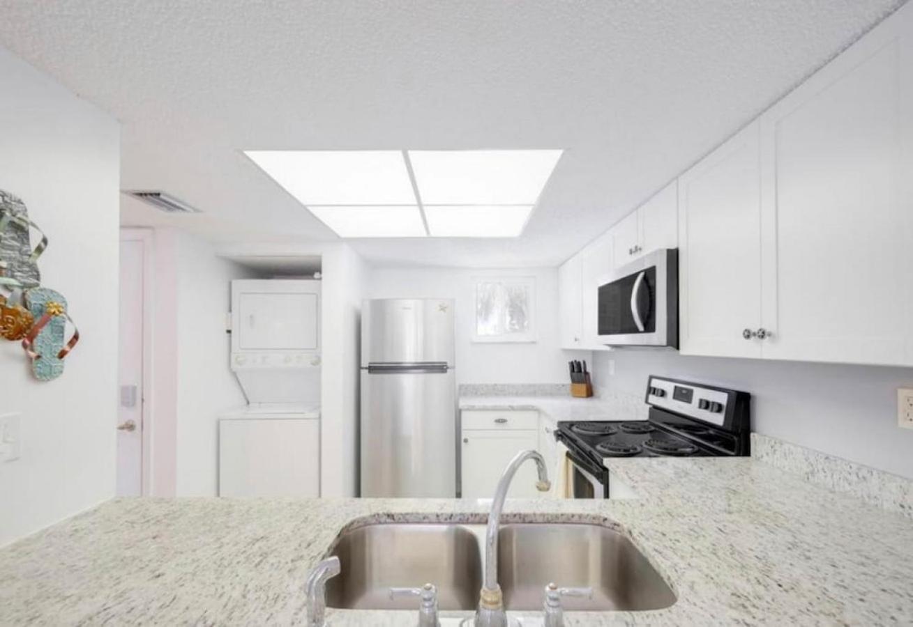 Oasis 21 Oceanfront with Pool view 3