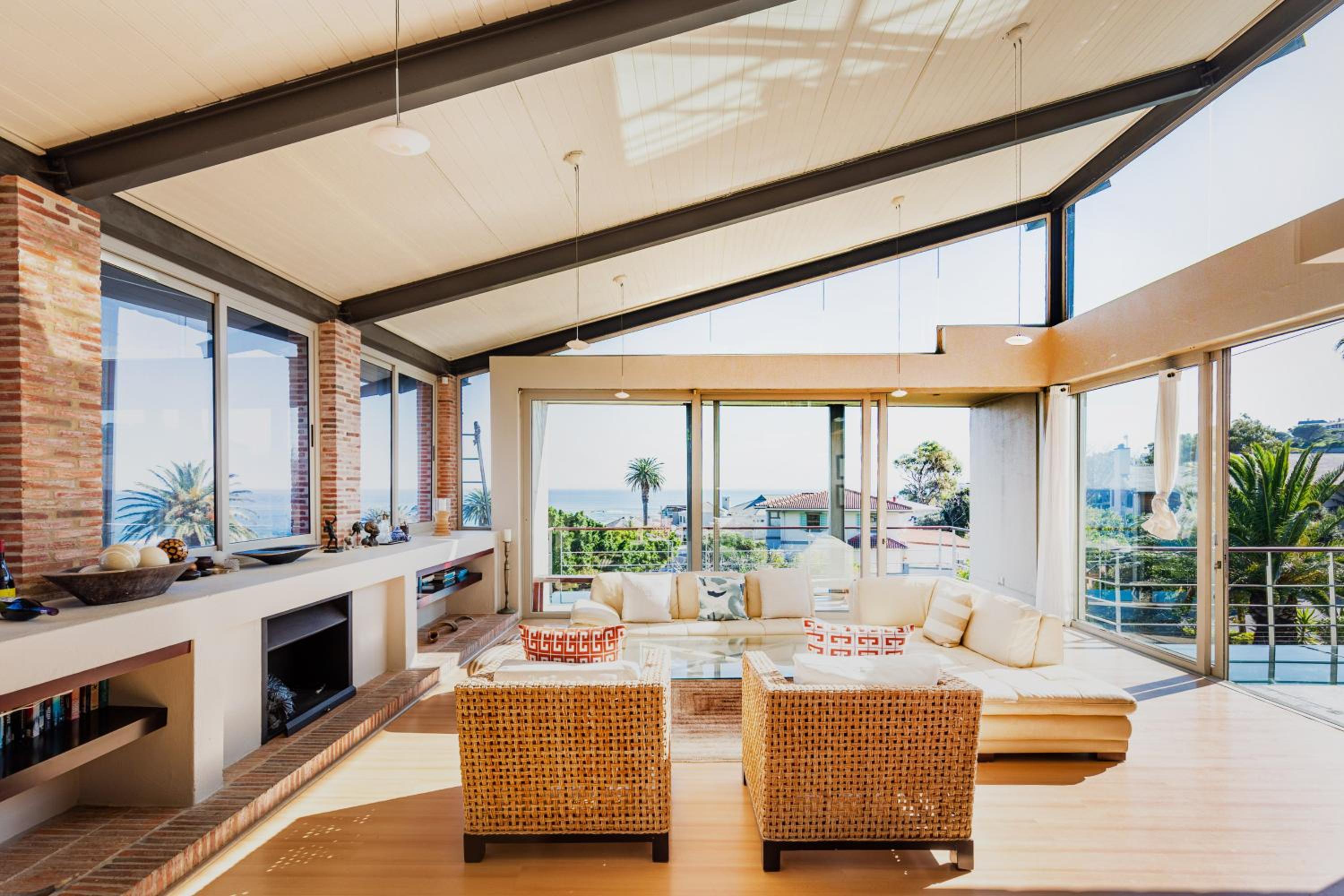 Ocean view luxury villa with pool - Camps Bay view 5
