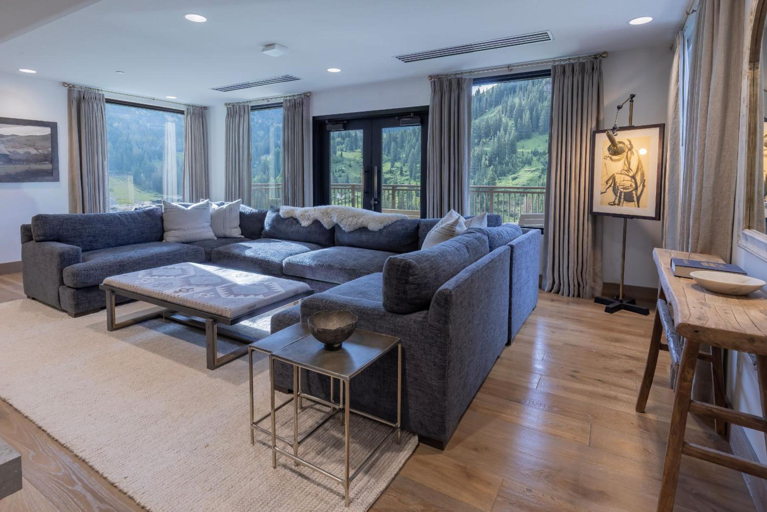 The Snowpine Lodge