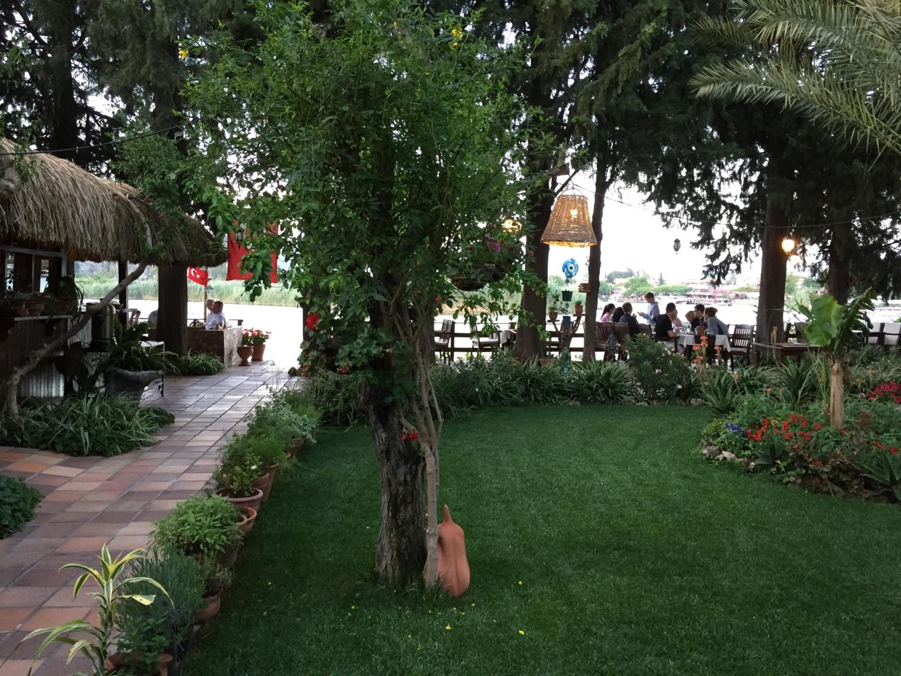 Hotel Happy Caretta