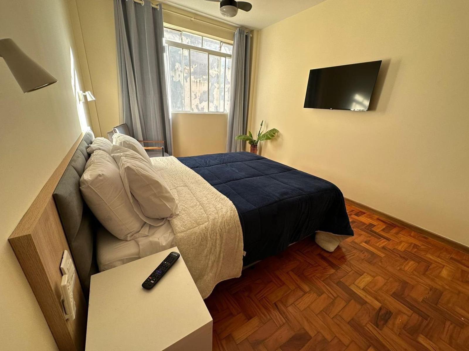 Prédio central com apartamentos reformados