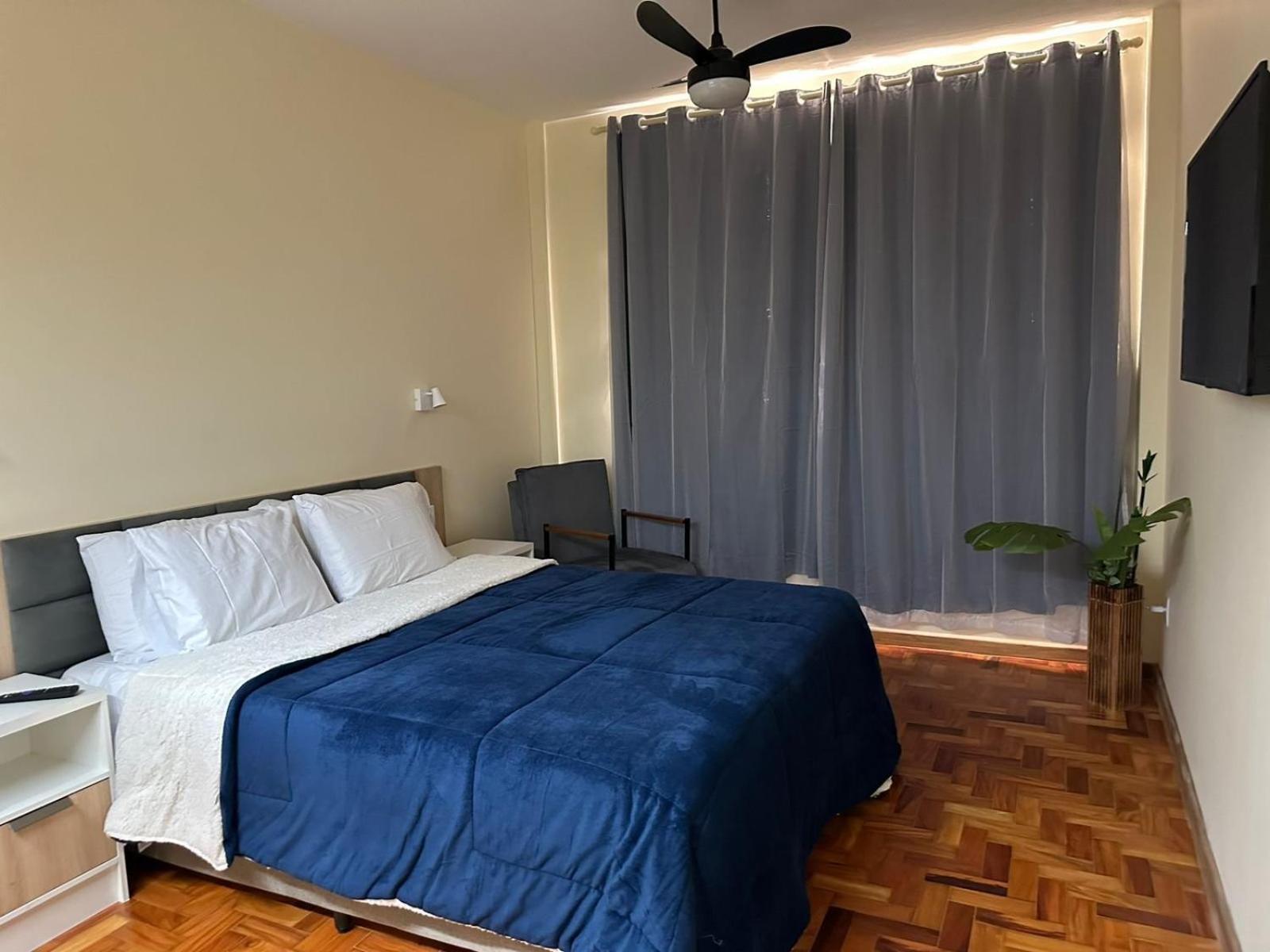Prédio central com apartamentos reformados