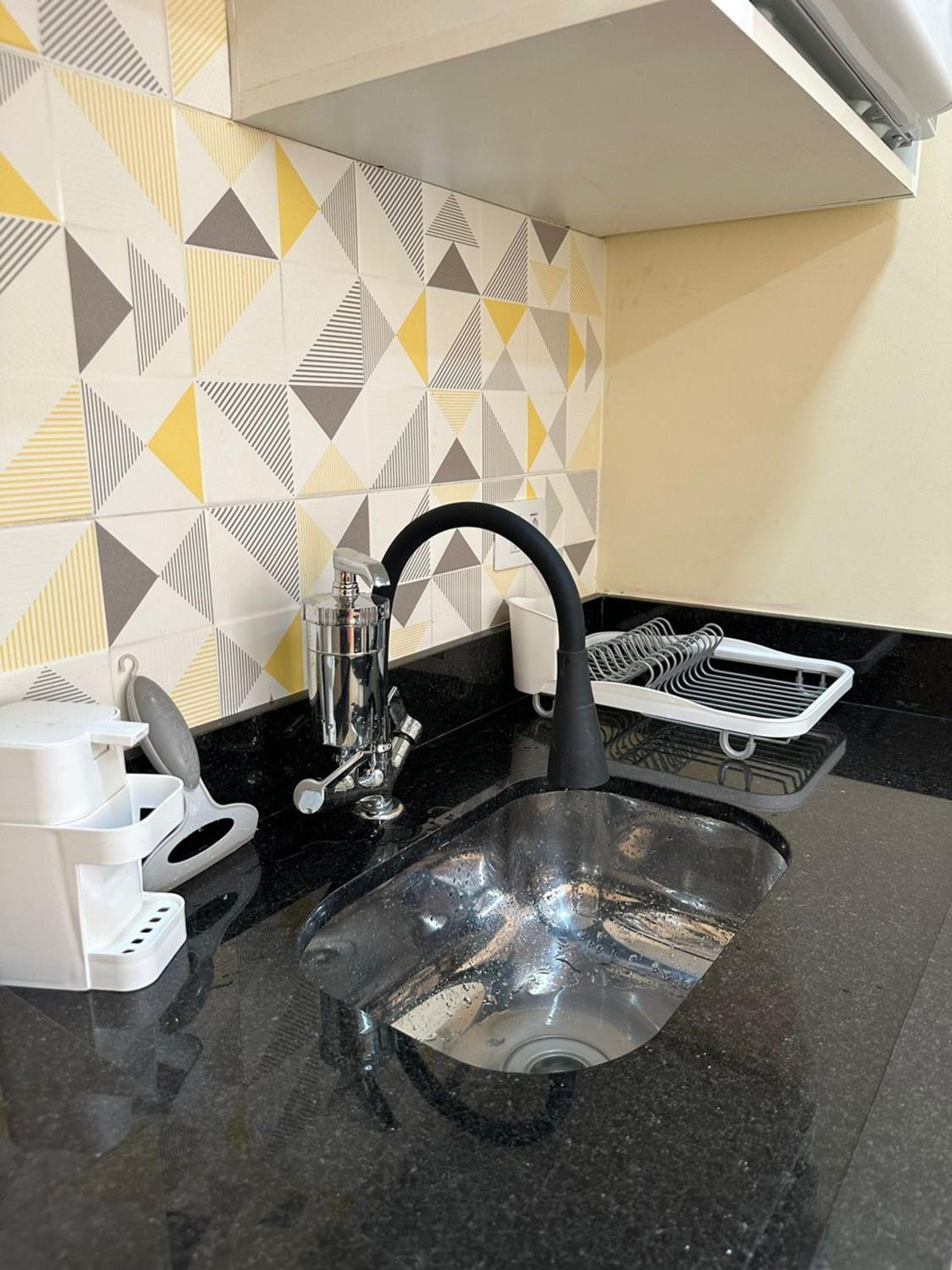 Prédio central com apartamentos reformados