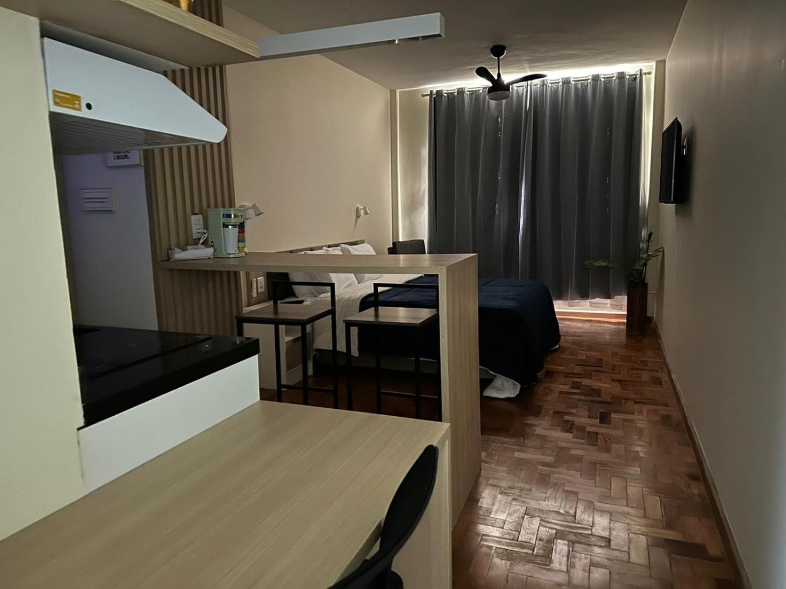 Prédio central com apartamentos reformados