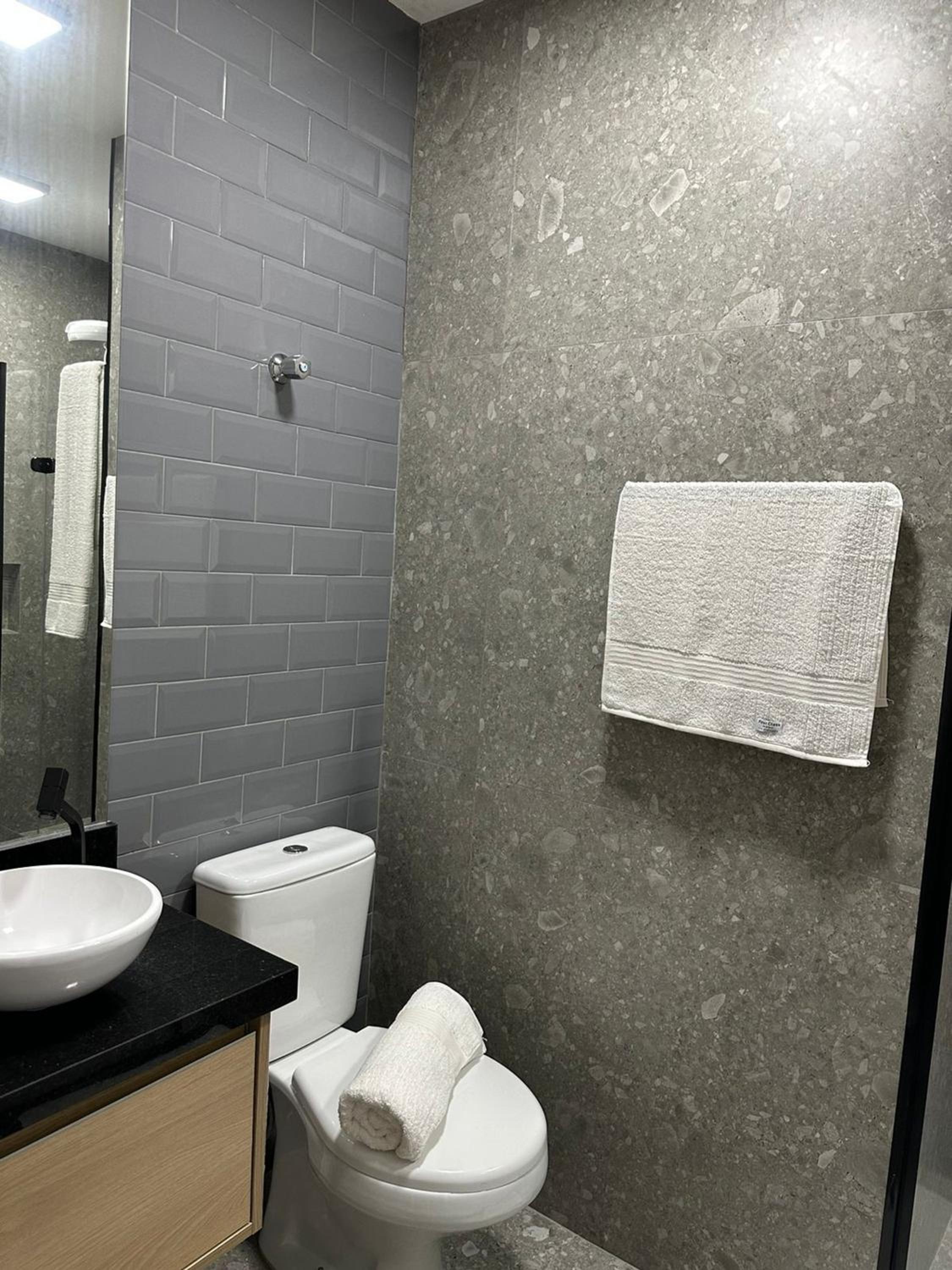 Prédio central com apartamentos reformados