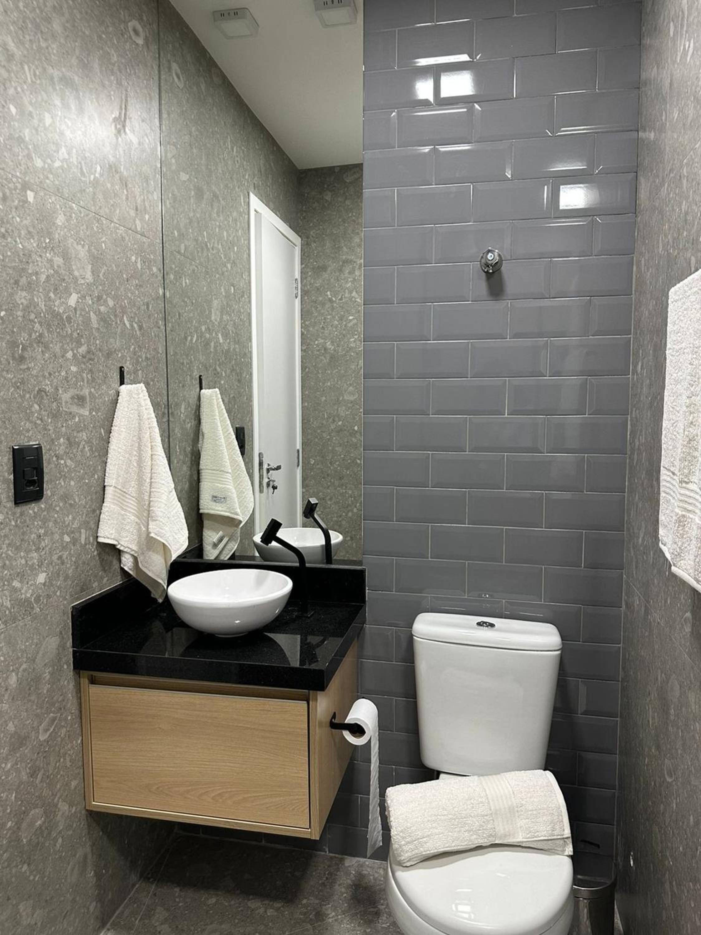 Prédio central com apartamentos reformados