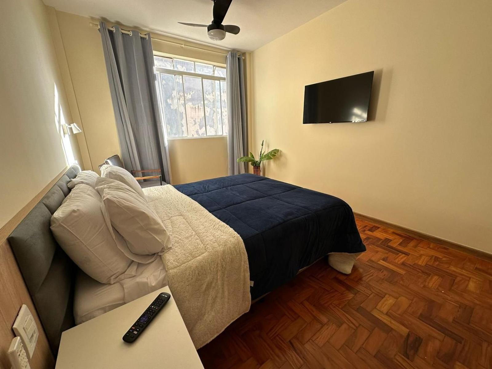 Prédio central com apartamentos reformados