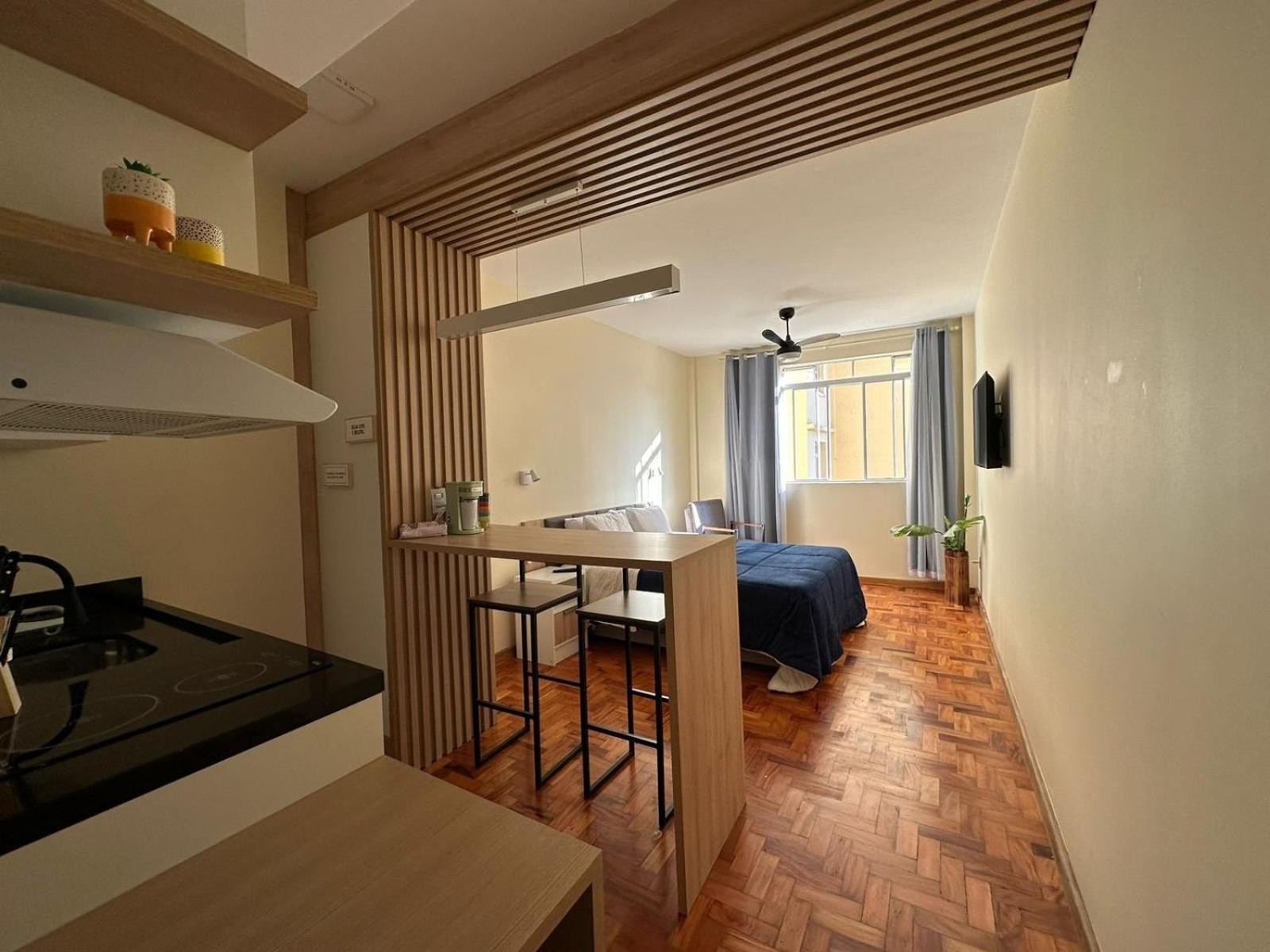 Prédio central com apartamentos reformados