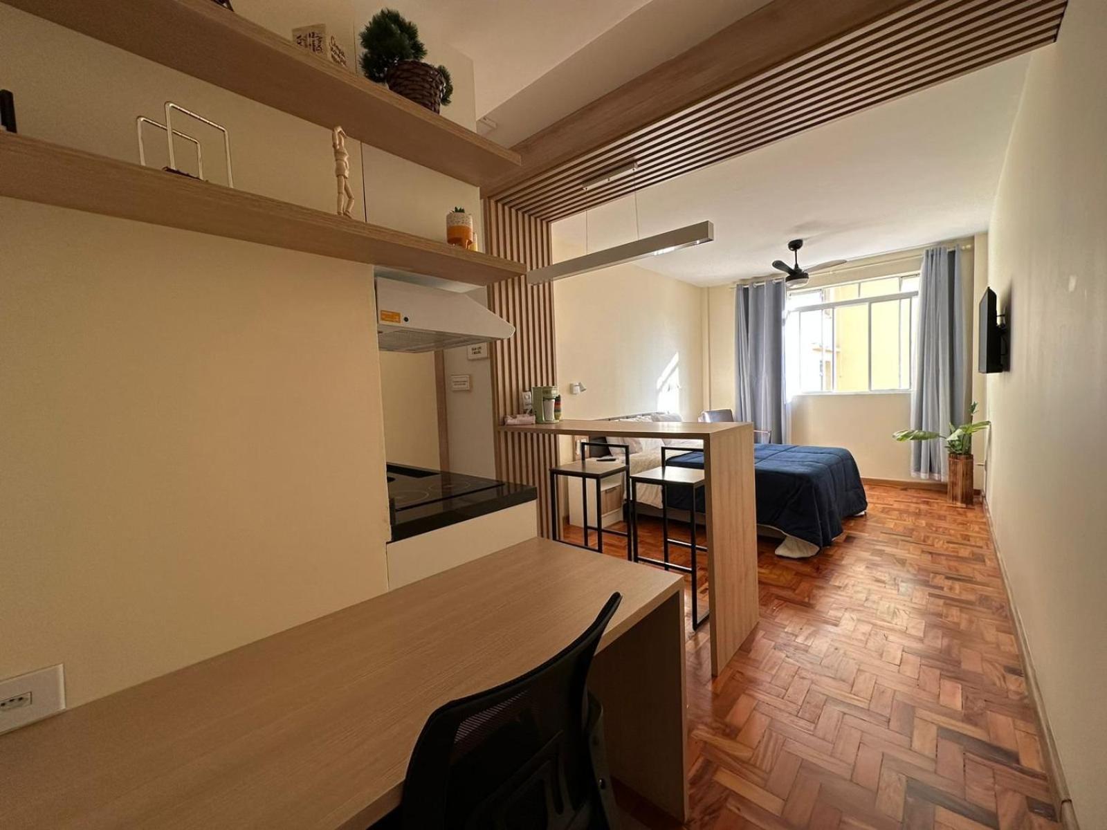 Prédio central com apartamentos reformados