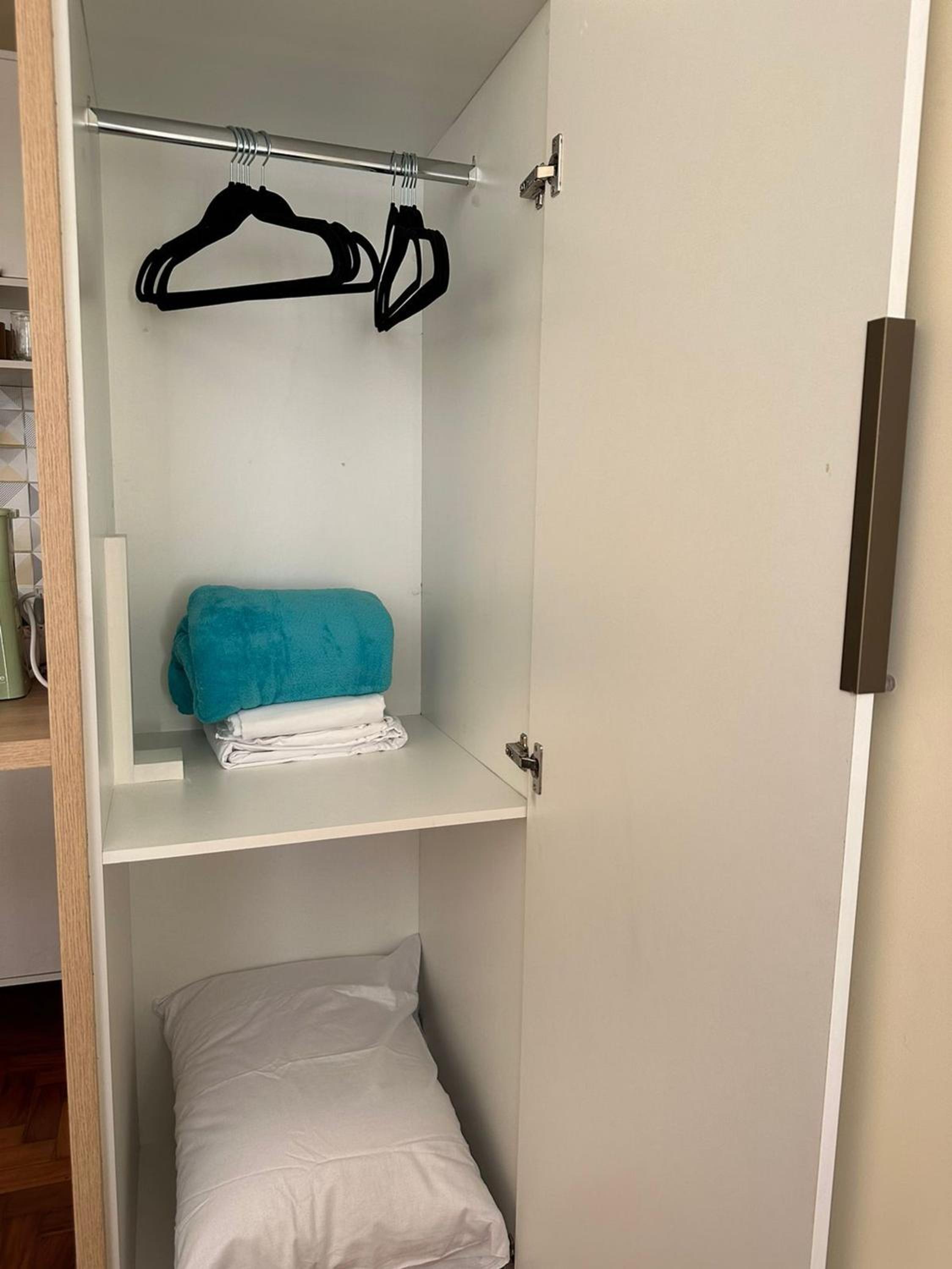 Prédio central com apartamentos reformados