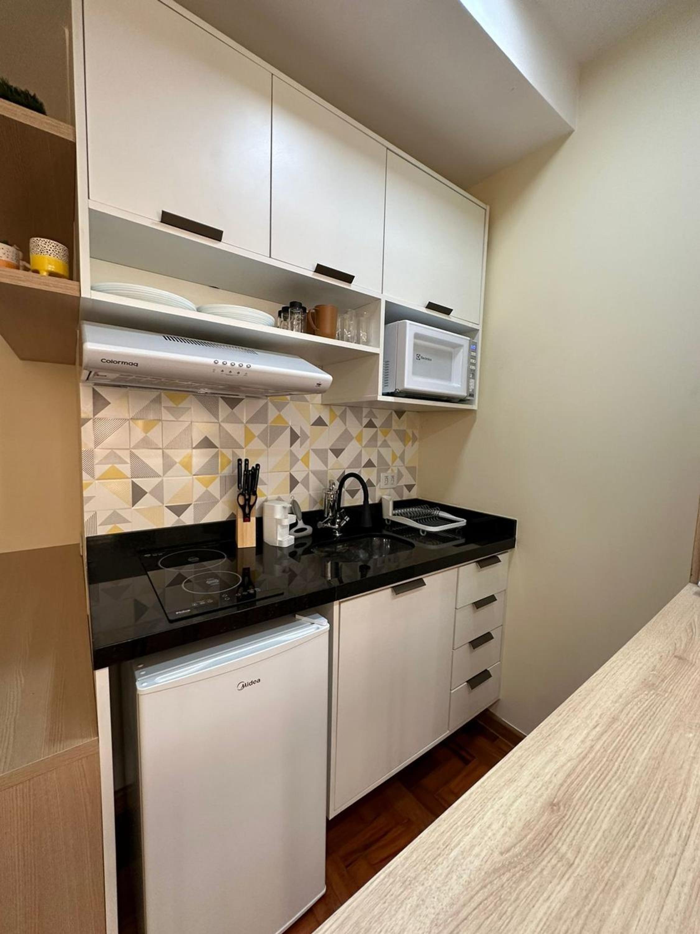 Prédio central com apartamentos reformados