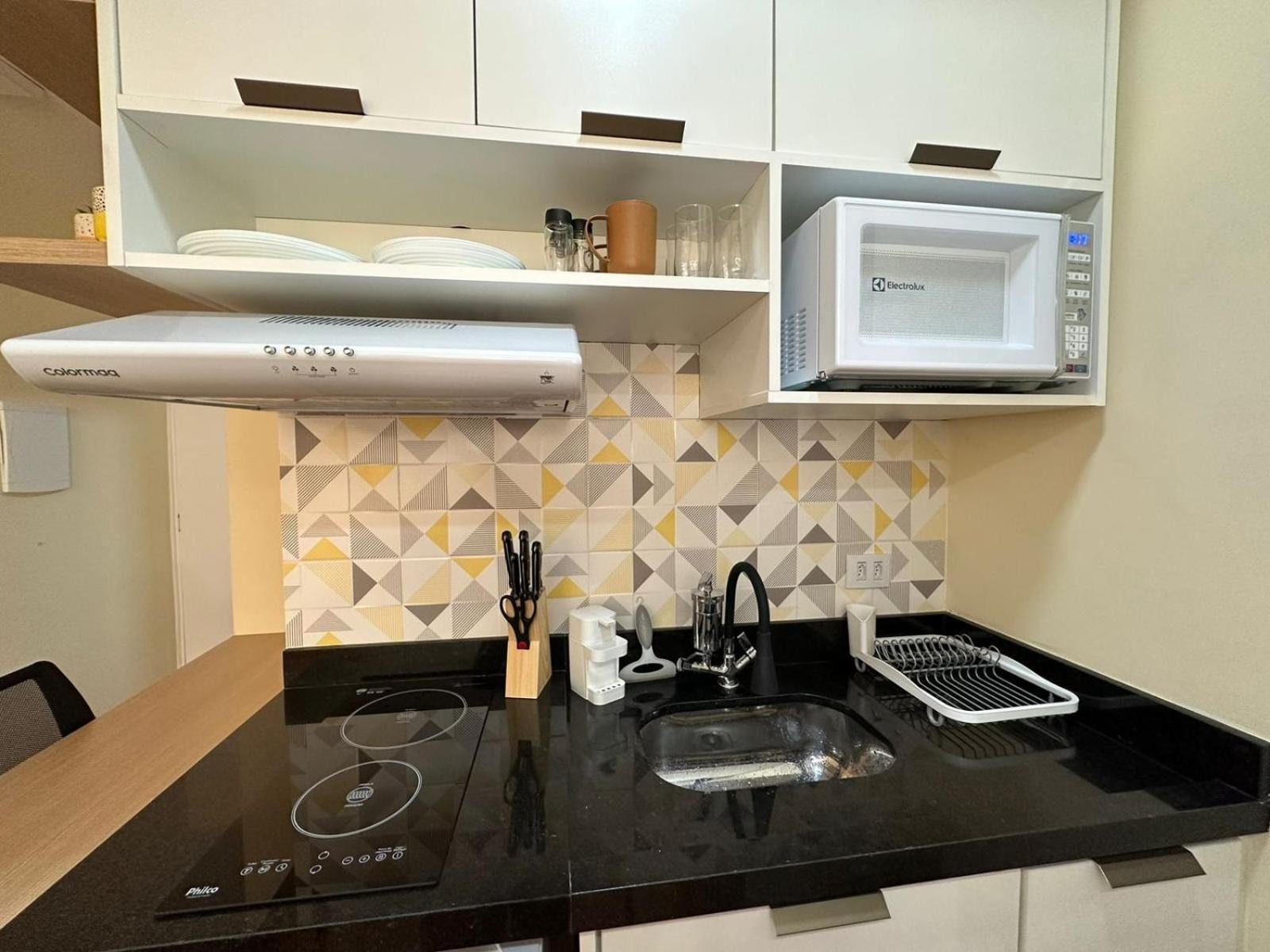 Prédio central com apartamentos reformados