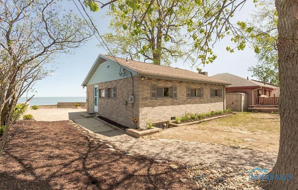 Lake Erie beachfront cottage enjoy a private sandy Beach to fish swim or relax view 2