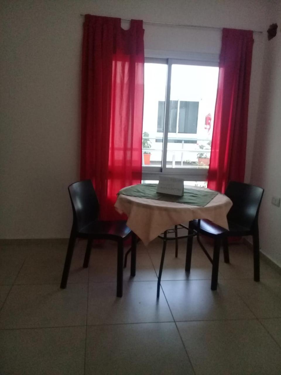 Departamento centrico monoambiente 1er piso nuevo sencillo Av Belgrano D5
