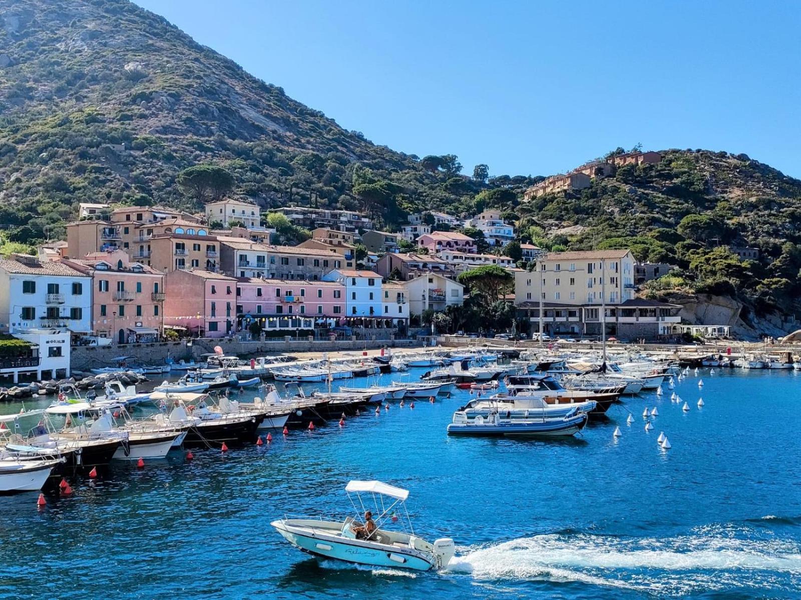 Isola del Giglio casa Nico e casa Camilla Monticello Giglio Porto
