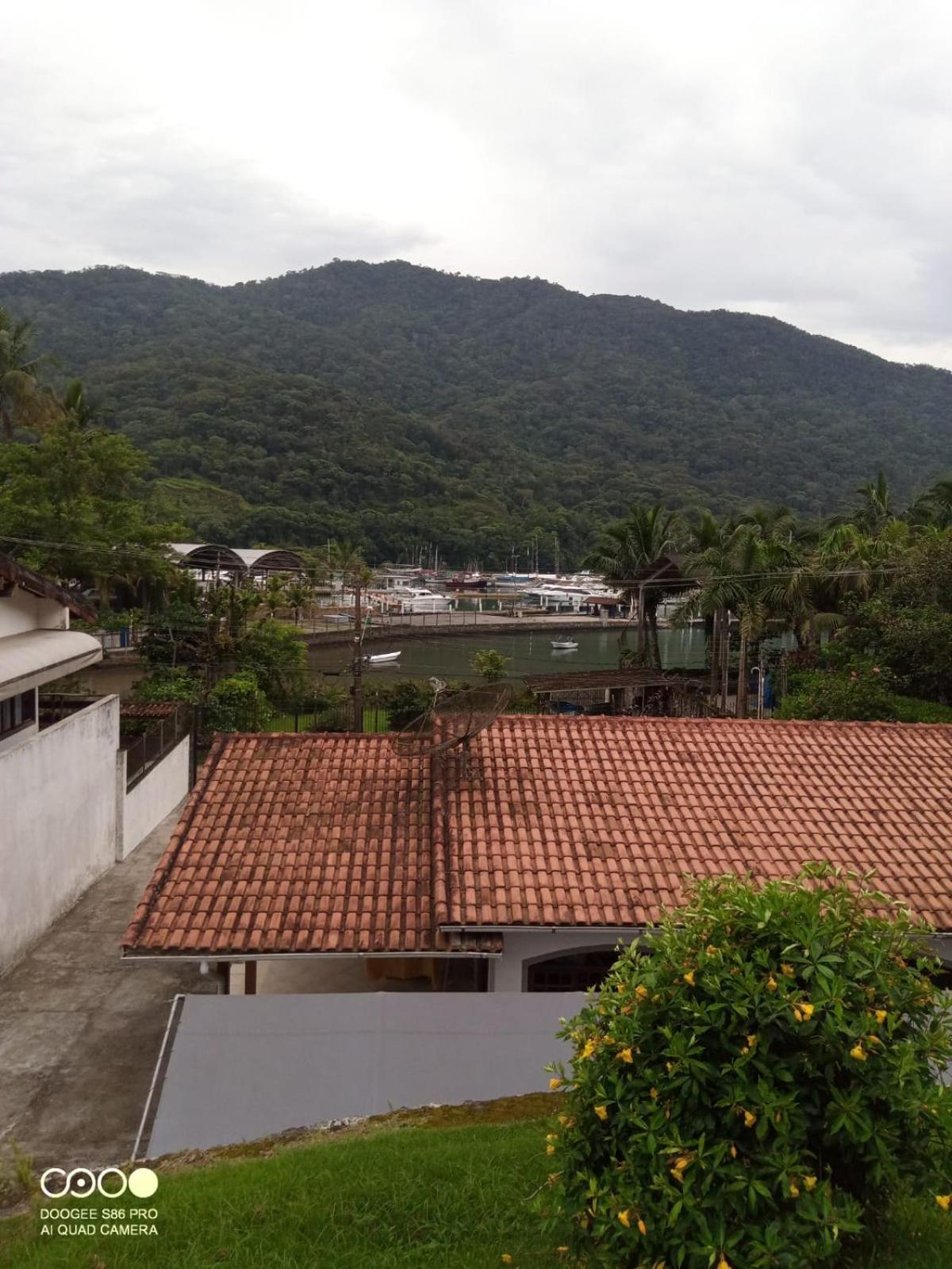 Praia Saco da Ribeira, Ubatuba - ao lado das marinas e trilhas praia Flamengo e Sete Fontes