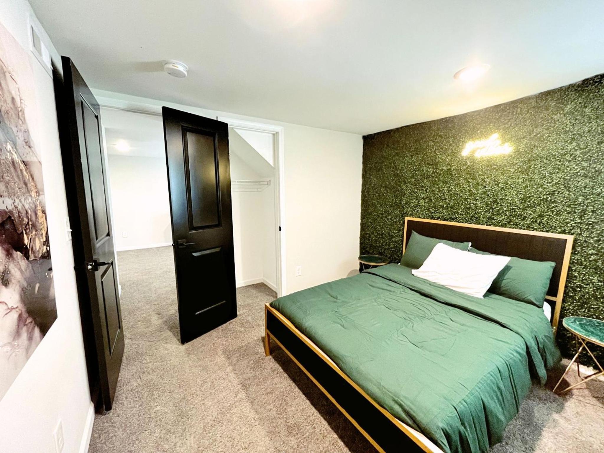 1 Bed 1 Bath Basement Apartment with Private Entrance view 2
