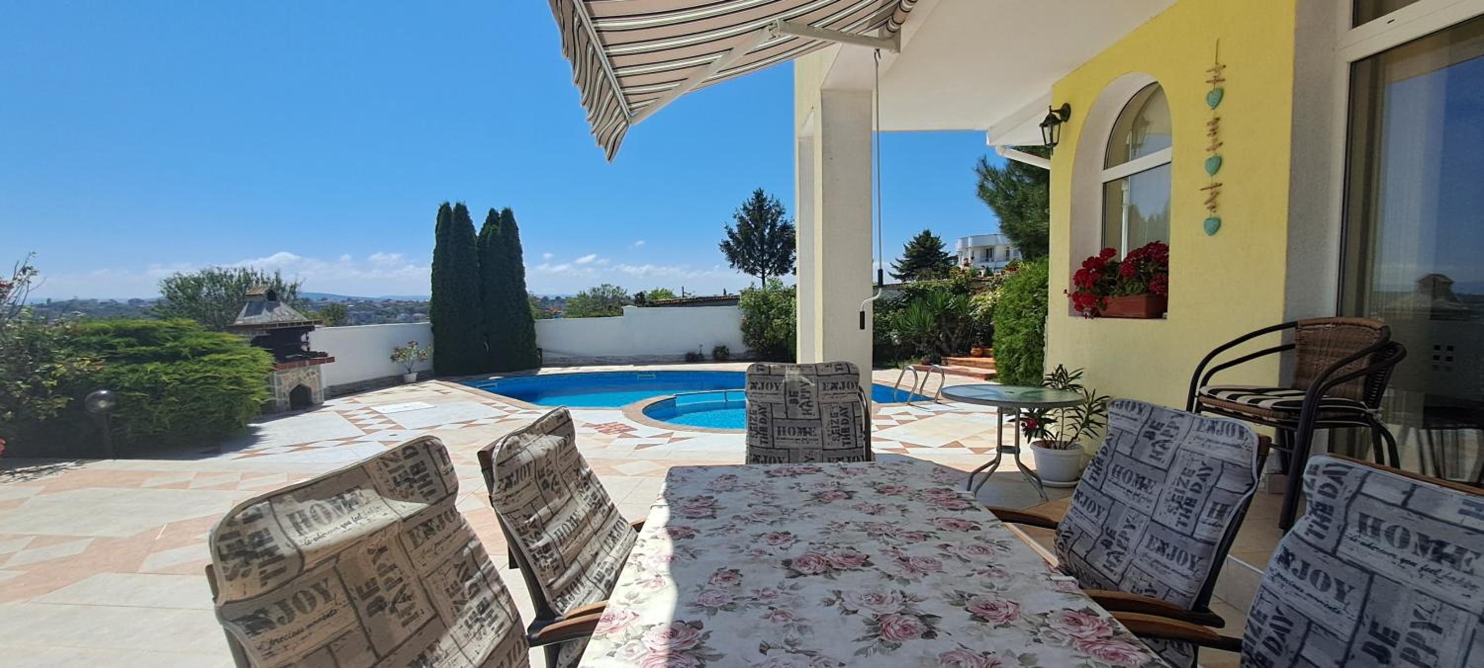 Villa Byala Grape House