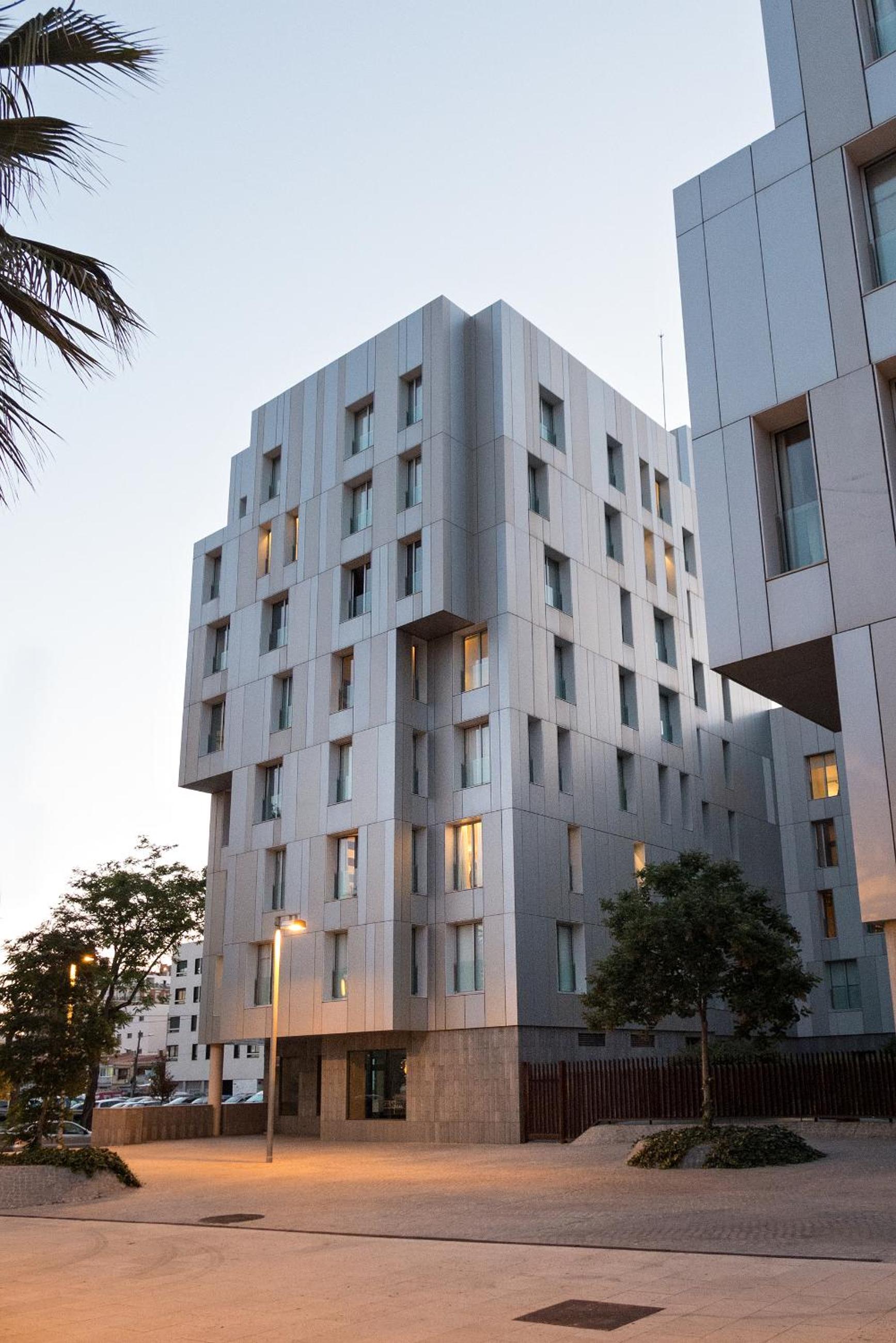 Lugaris Beach Apartments