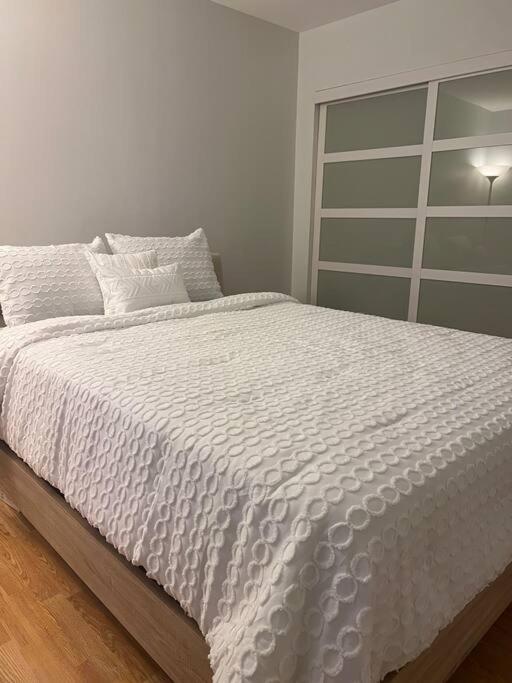Chicago Vacations - Great Chicago Condo Location! - Property Image 1