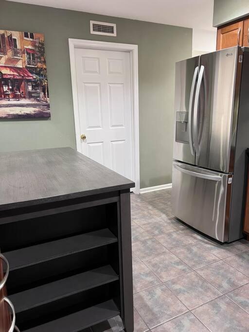 Chicago Vacations - Great Chicago Condo Location! - Property Image 15