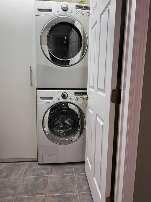 Chicago Vacations - Great Chicago Condo Location! - Property Image 14