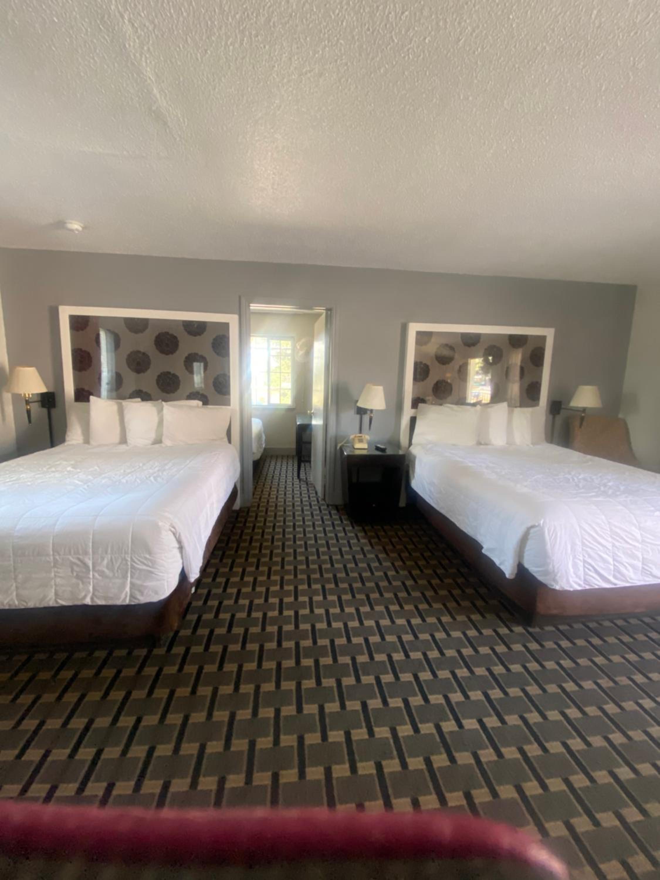 Lake Tahoe Vacations - Budget INN At The Heavenly Gondola - Property Image 9