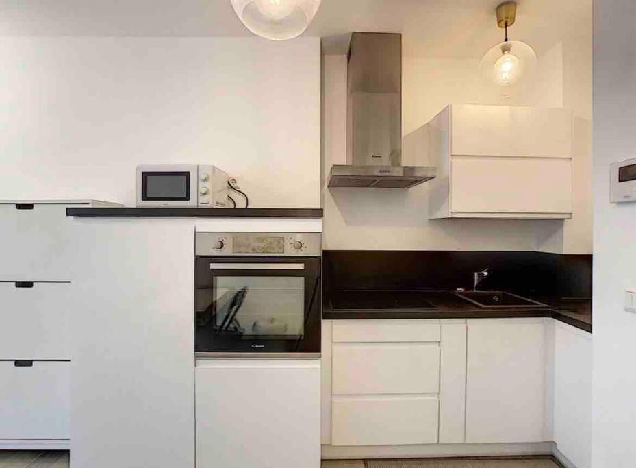 Brand New Studio in City Center - Glesner view 4