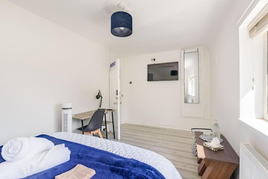 Birmingham Great Barr Property Near Junction 7 M6 view 3