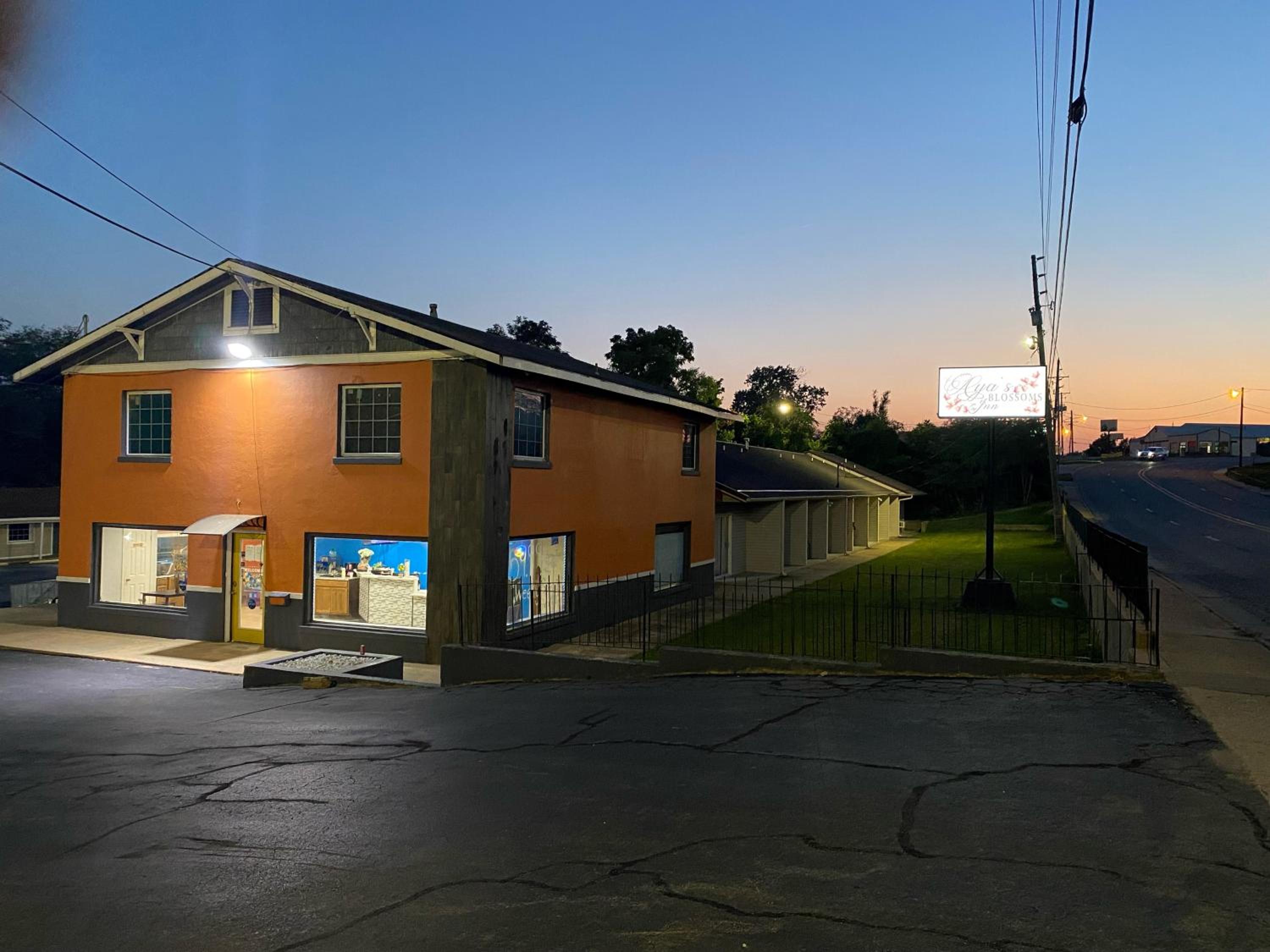 Aya's Blossoms Inn - Property Image 1