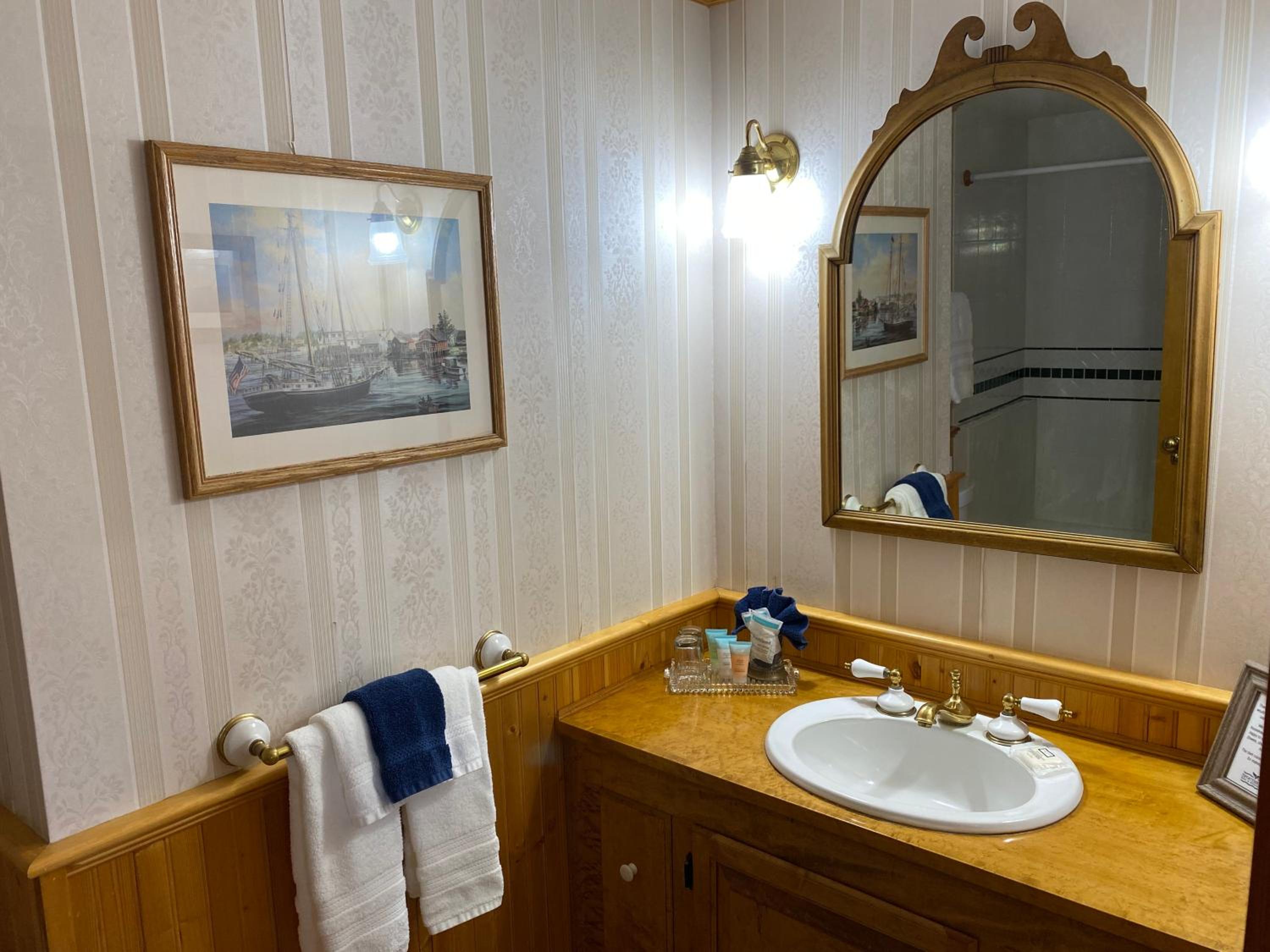 Spouter Inn Bed & Breakfast