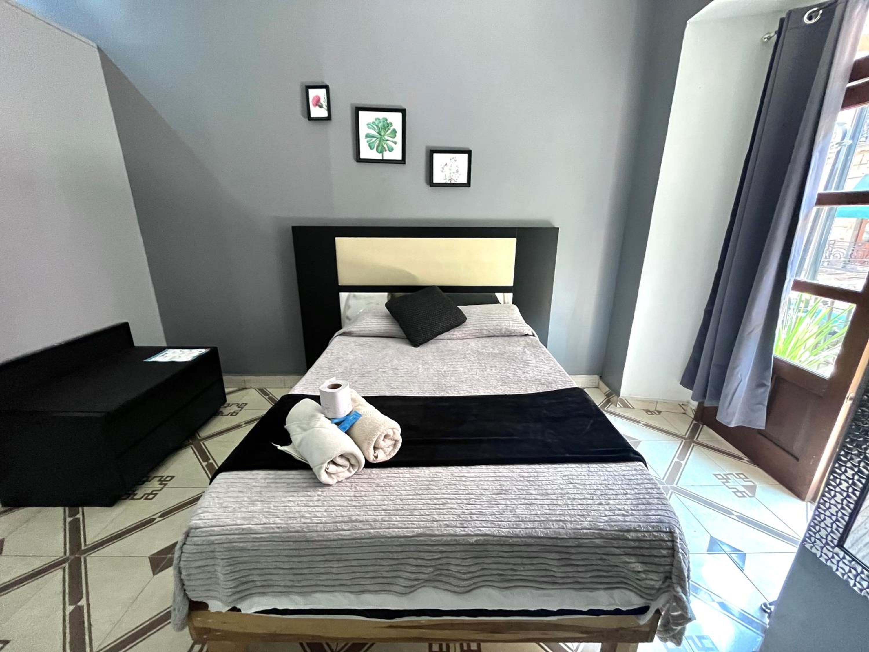 WHOST Hotel y Hostal