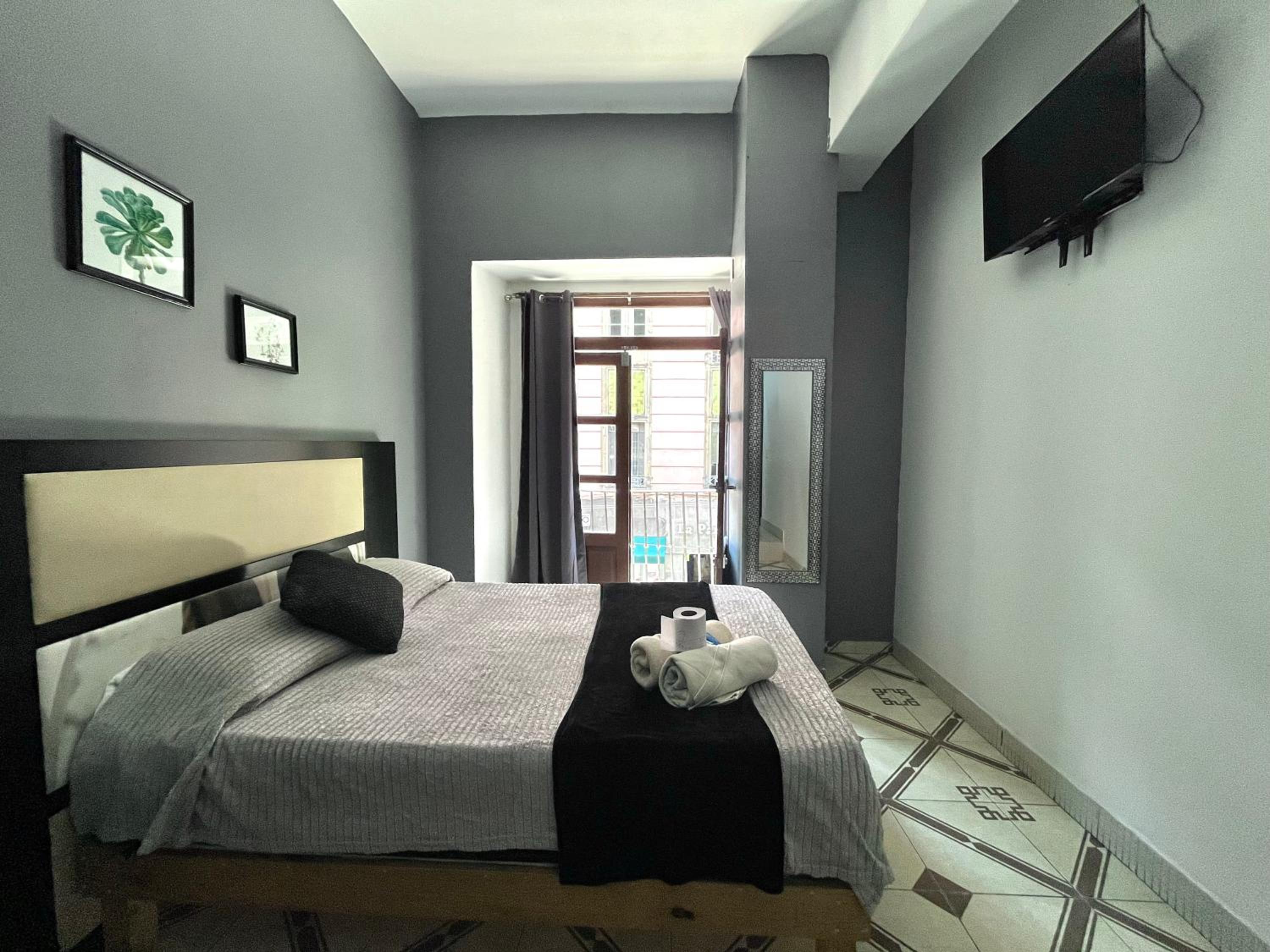 WHOST Hotel y Hostal