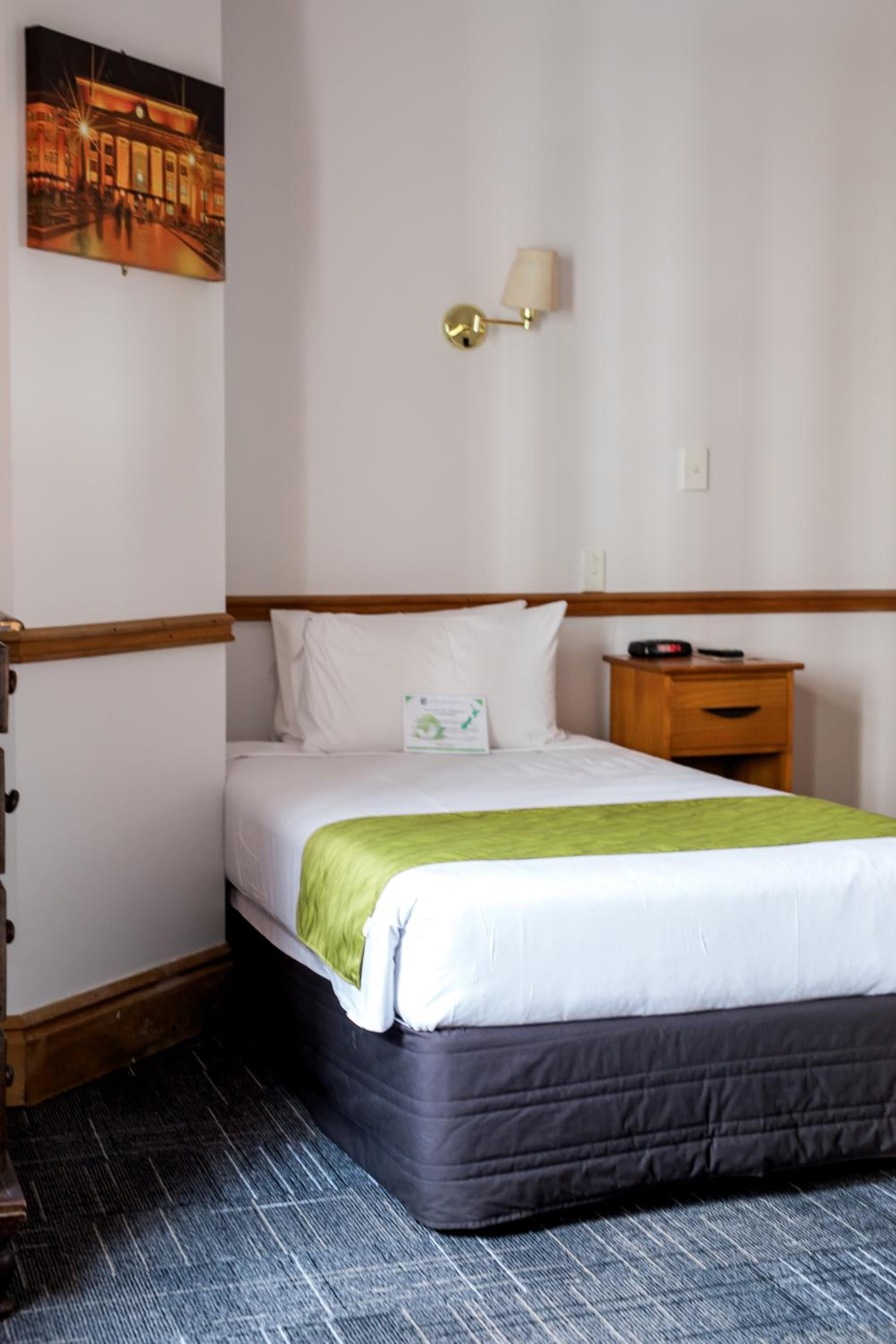 The Cambridge Hotel & Backpackers view 4