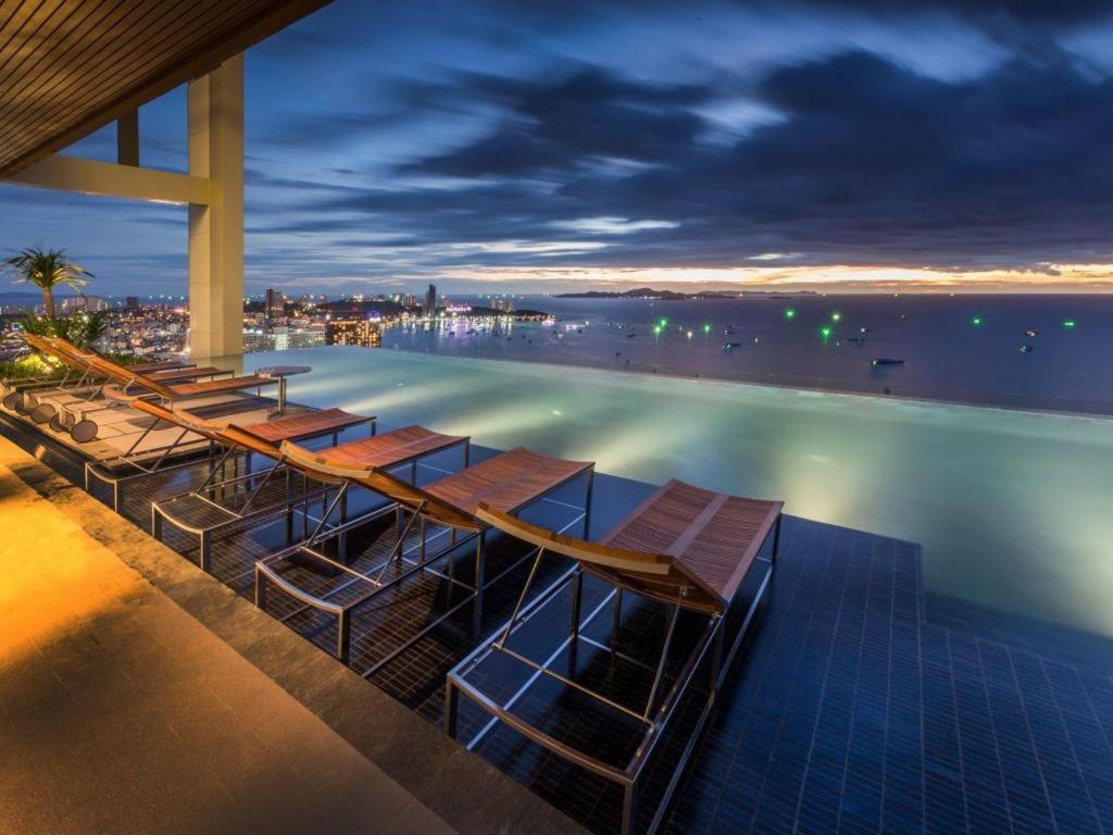 Pattaya Fnb Central Infinity Pool