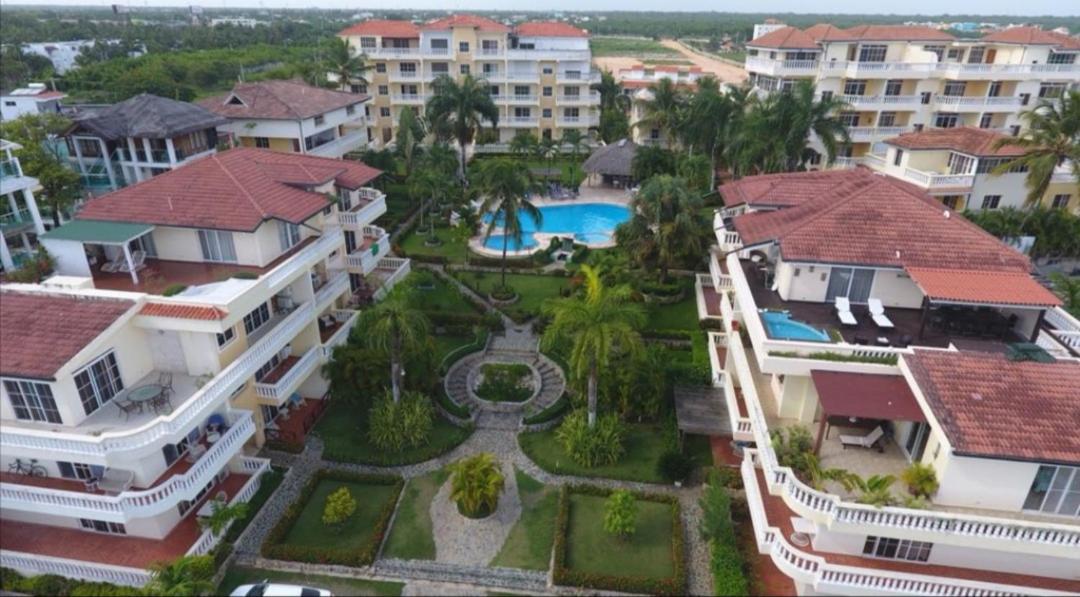 Residencial Las Palmeras de Willy Boca Chica
