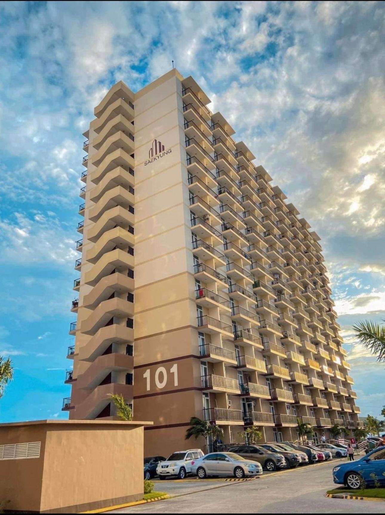 Affordable Condo with Fast Wifi & Near Airport