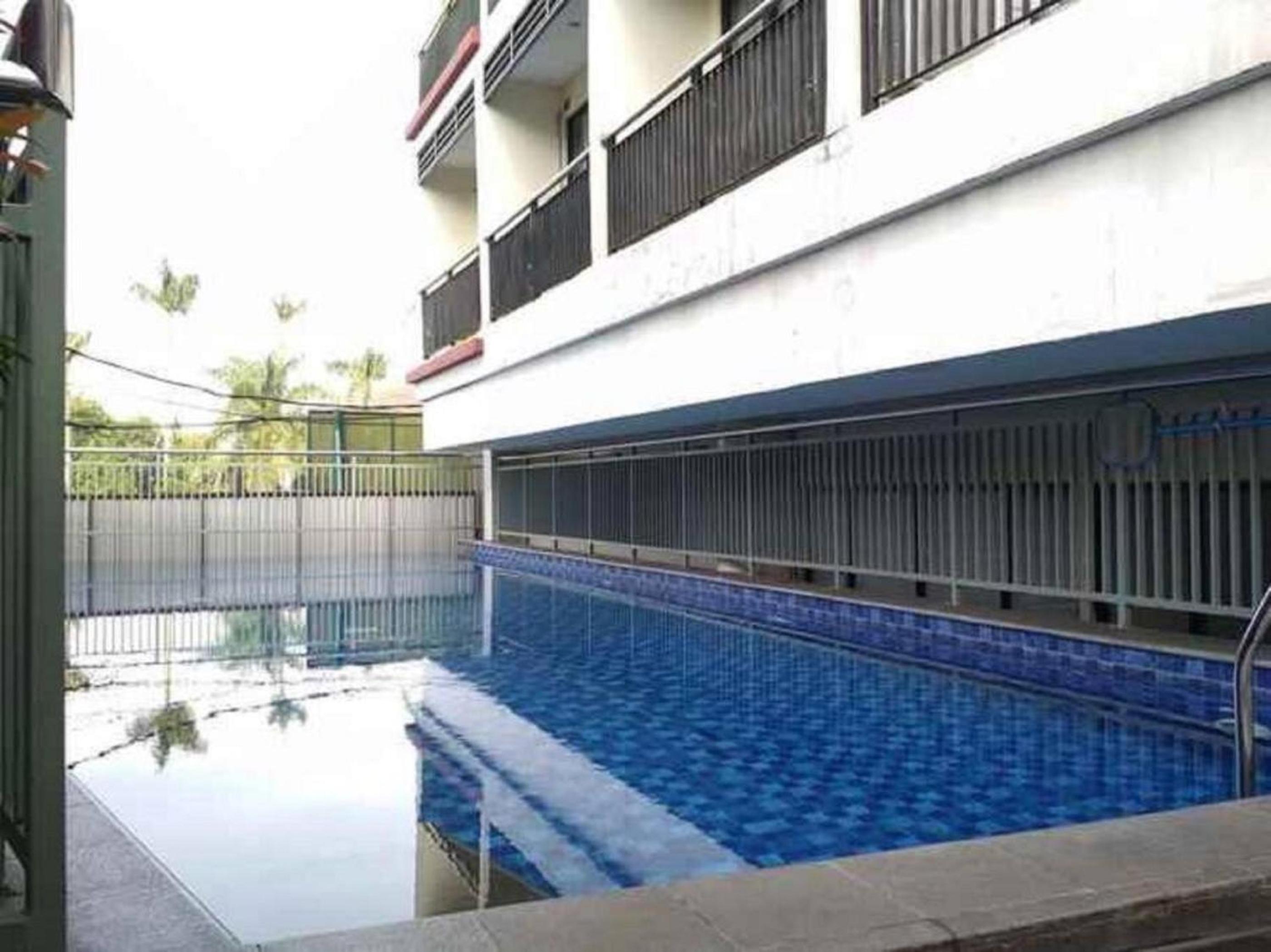 1 Bed Studio in Beverly Dago Apartment view 3