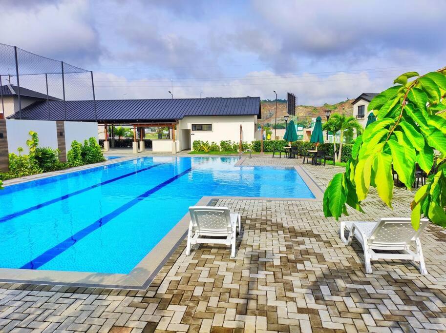 NUEVA Hermosa casa vía Samborondón Coliving Ecuador