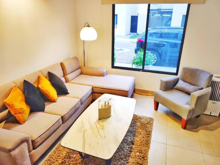 NUEVA Hermosa casa vía Samborondón Coliving Ecuador