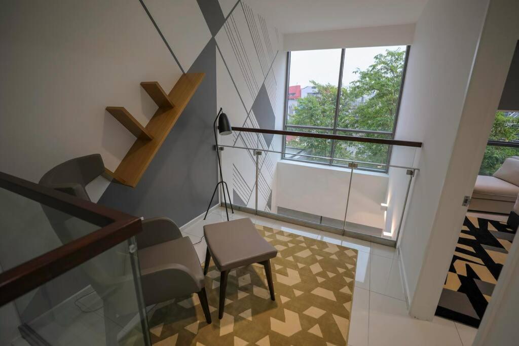 Feel like home 3BR Duplex Melina at The Robertson