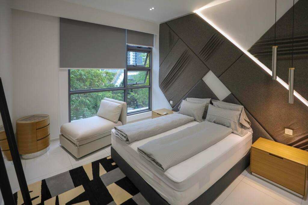 Feel like home 3BR Duplex Melina at The Robertson