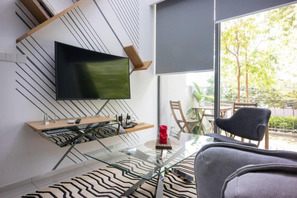 Feel like home 3BR Duplex Melina at The Robertson