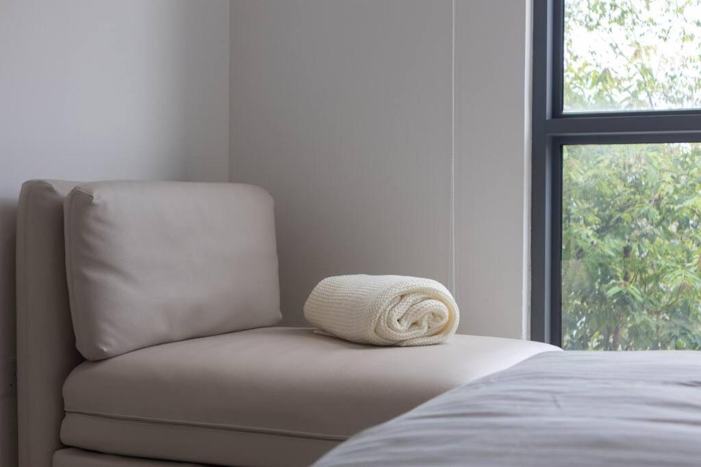Feel like home 3BR Duplex Melina at The Robertson