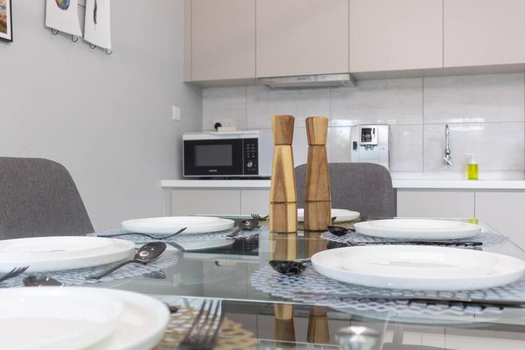 Feel like home 3BR Duplex Melina at The Robertson