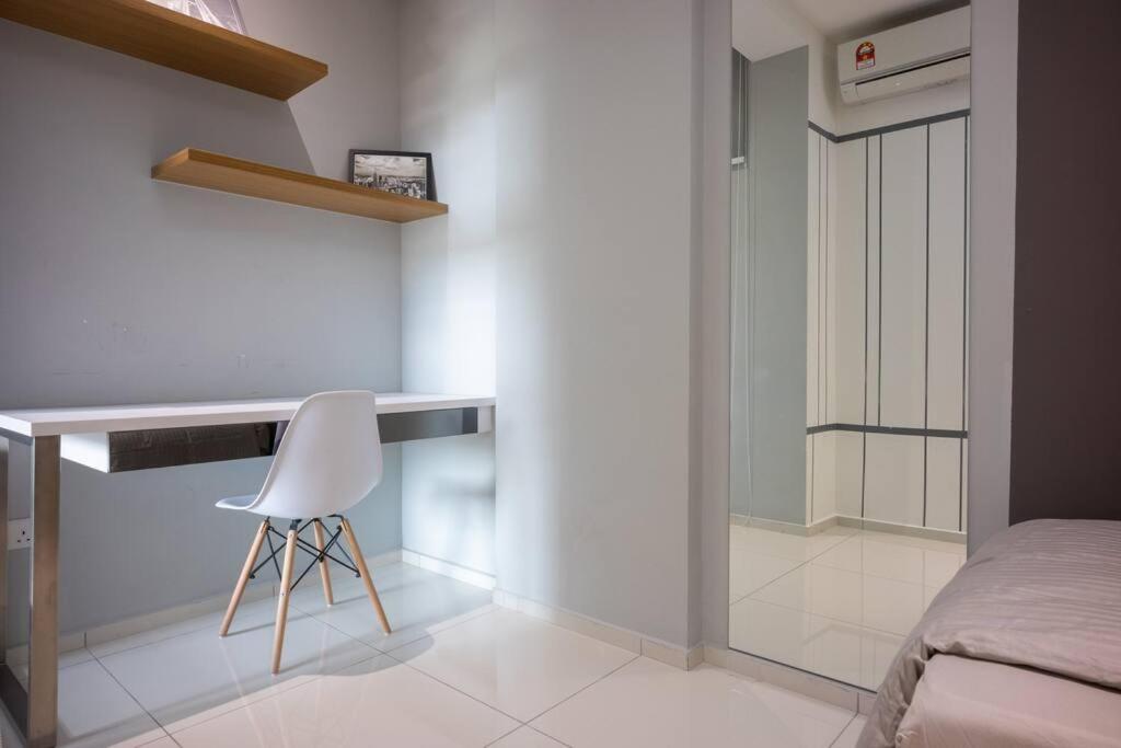 Feel like home 3BR Duplex Melina at The Robertson